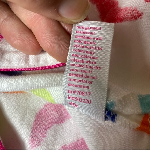 Victoria's Secret Long Sleeve Light Flannel Pajamas Multi Color Lips Kisses XS - Picture 9 of 12